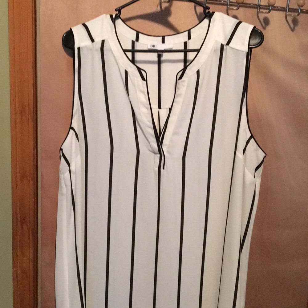 Sleeveless top.